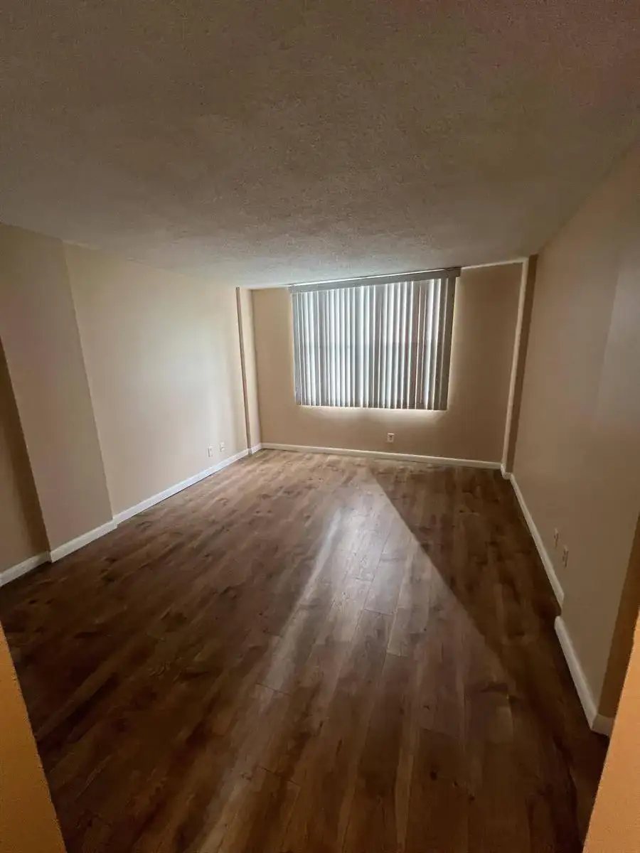 105 ROYAL PARK Drive # 1D, Oakland Park FL 33309 photo 2