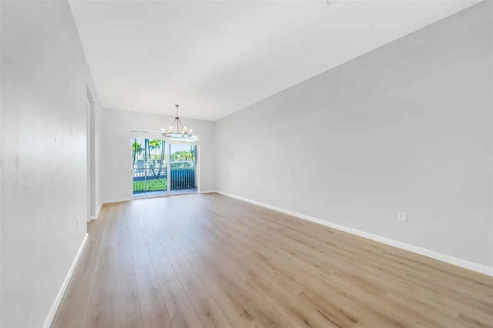 3500 OAKS CLUBHOUSE Drive # 102, Pompano Beach FL 33069 photo 5