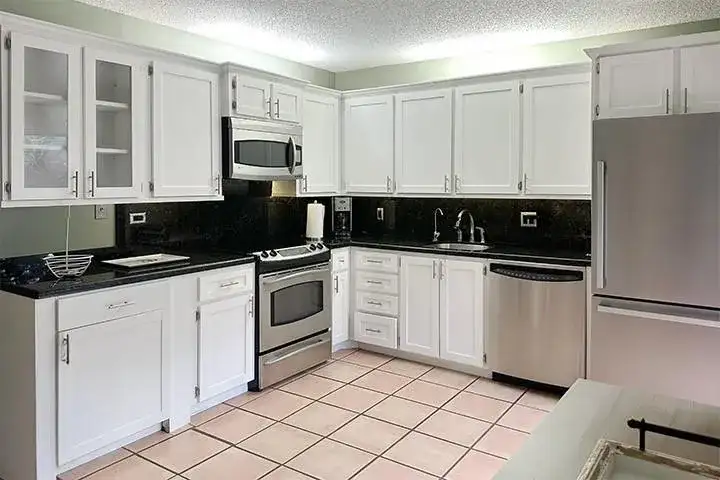 1700 Embassy Drive Apt 504, West Palm Beach FL 33401 photo 4