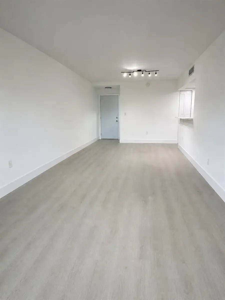 10229 NW 9th St Circle # 103, Miami FL 33172 photo 5