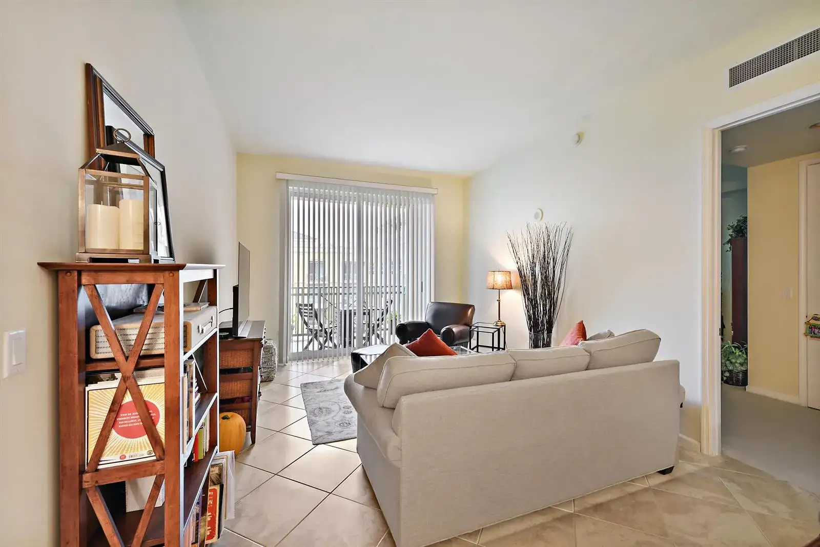 403 S SAPODILLA Avenue # 817, West Palm Beach FL 33401 photo 3