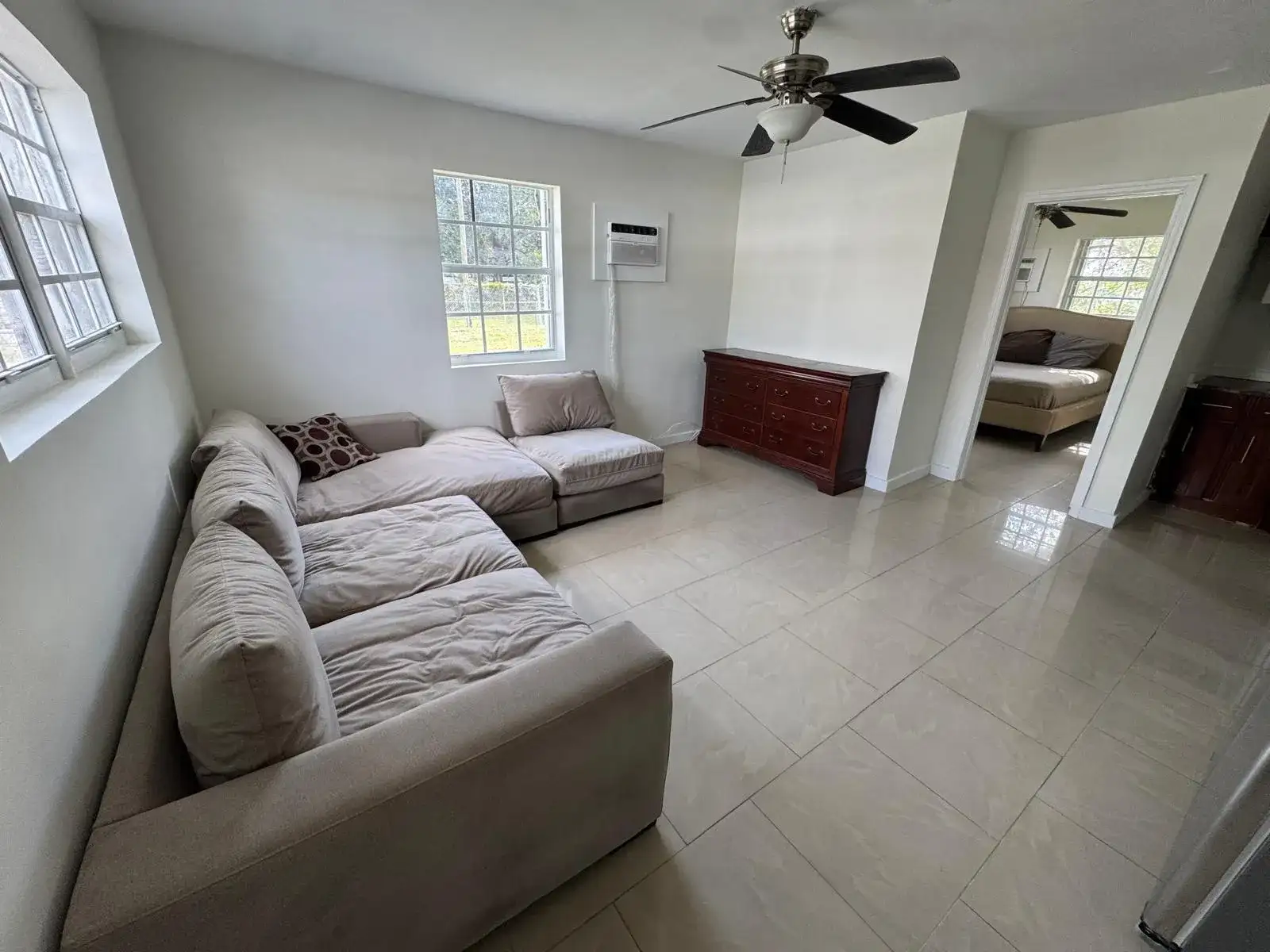 1042 Foster Road, Hallandale Beach FL 33009 photo 2