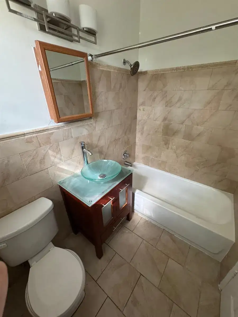 1042 Foster Road, Hallandale Beach FL 33009 photo 3
