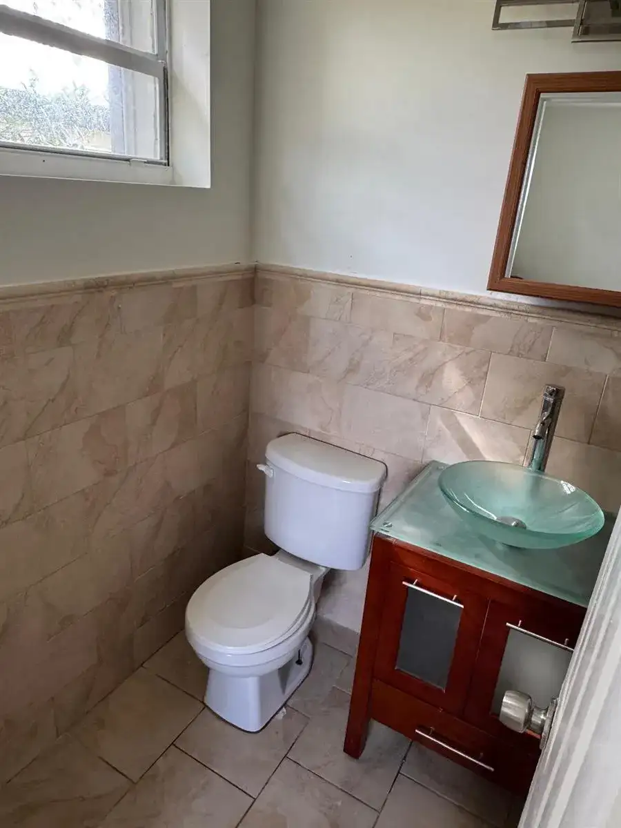 1042 Foster Road, Hallandale Beach FL 33009 photo 4