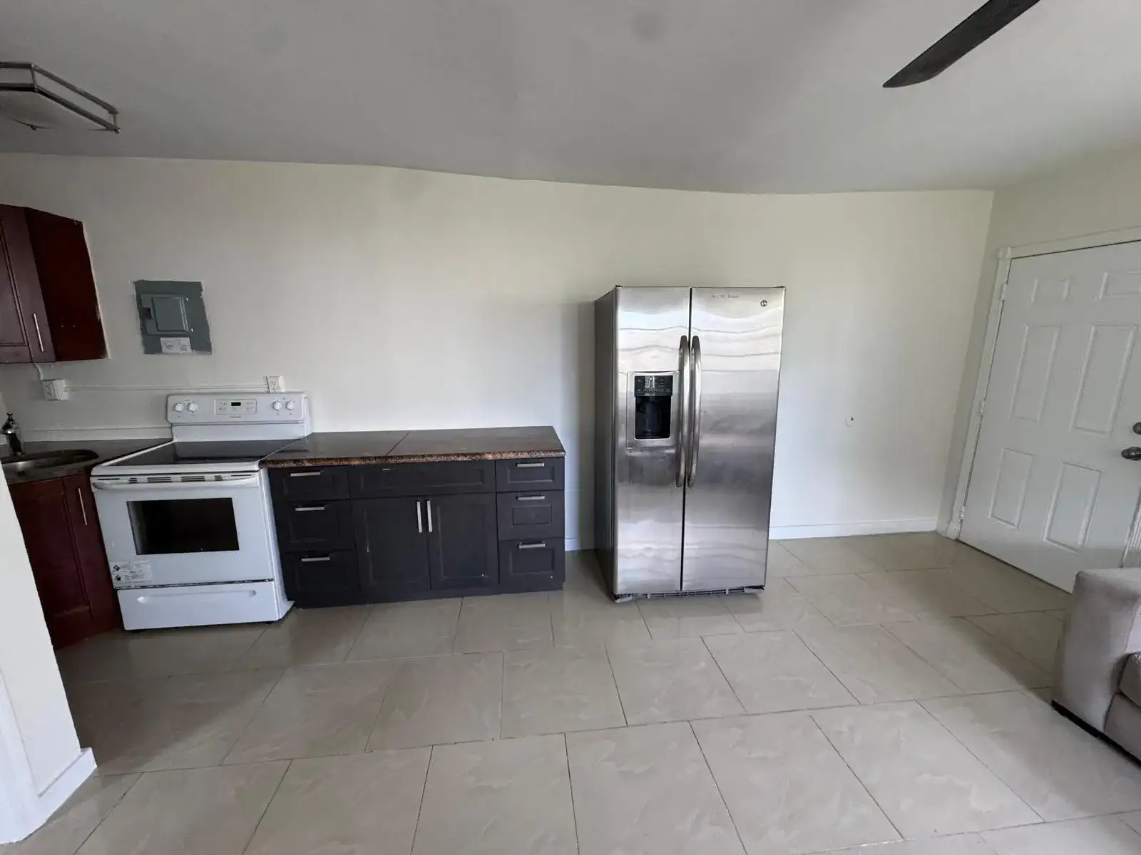 1042 Foster Road, Hallandale Beach FL 33009 photo 5