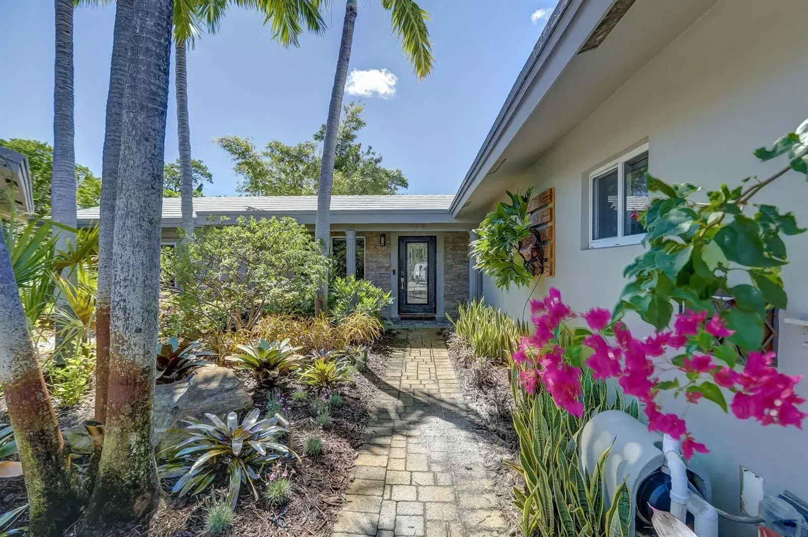 1948 NE 7TH Terrace, Wilton Manors FL 33305