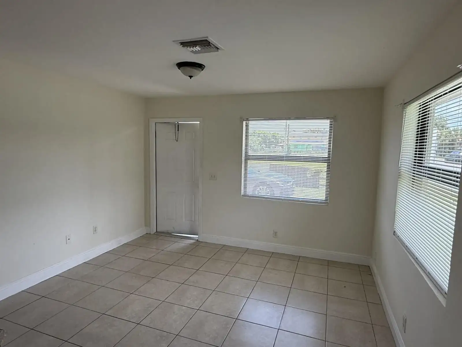 2820 Avenue S # A1, Riviera Beach FL 33404 photo 2