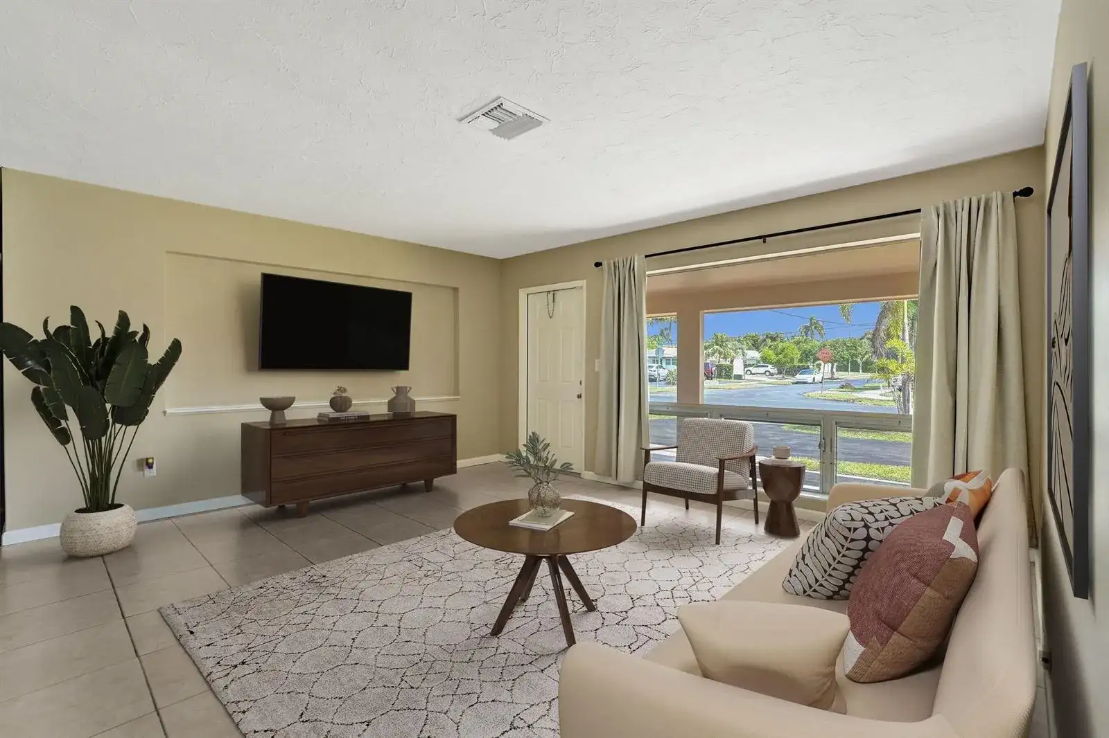 500 SE 4TH Court, Pompano Beach FL 33060 photo 2