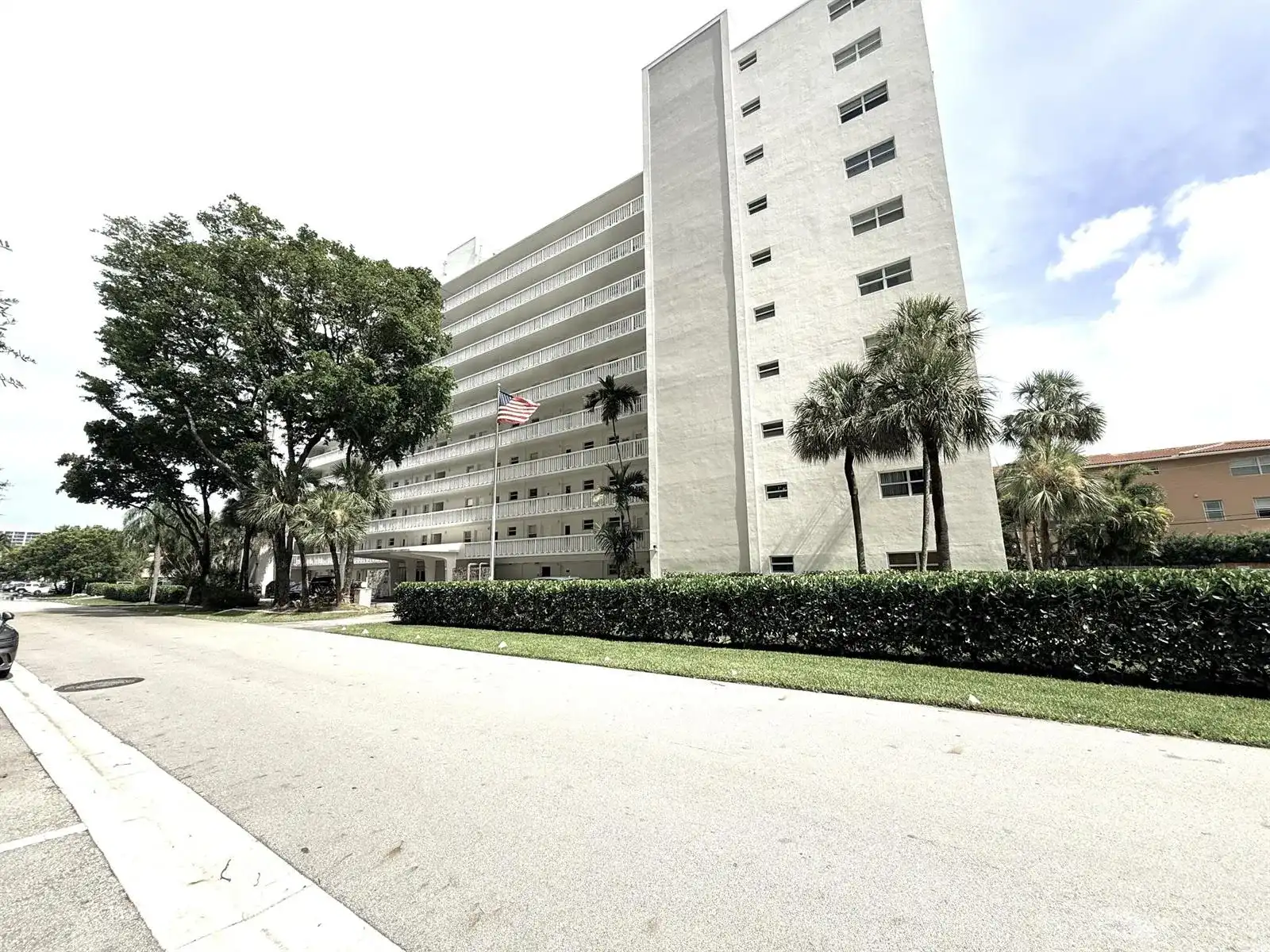 2555 NE 11TH Street # 303, Fort Lauderdale FL 33304