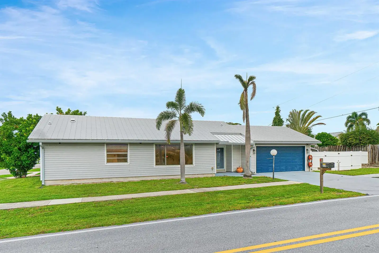 215 SW 8TH Street, Boynton Beach FL 33426 photo 4