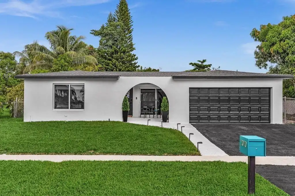 2070 NW 78TH Avenue, Sunrise FL 33322