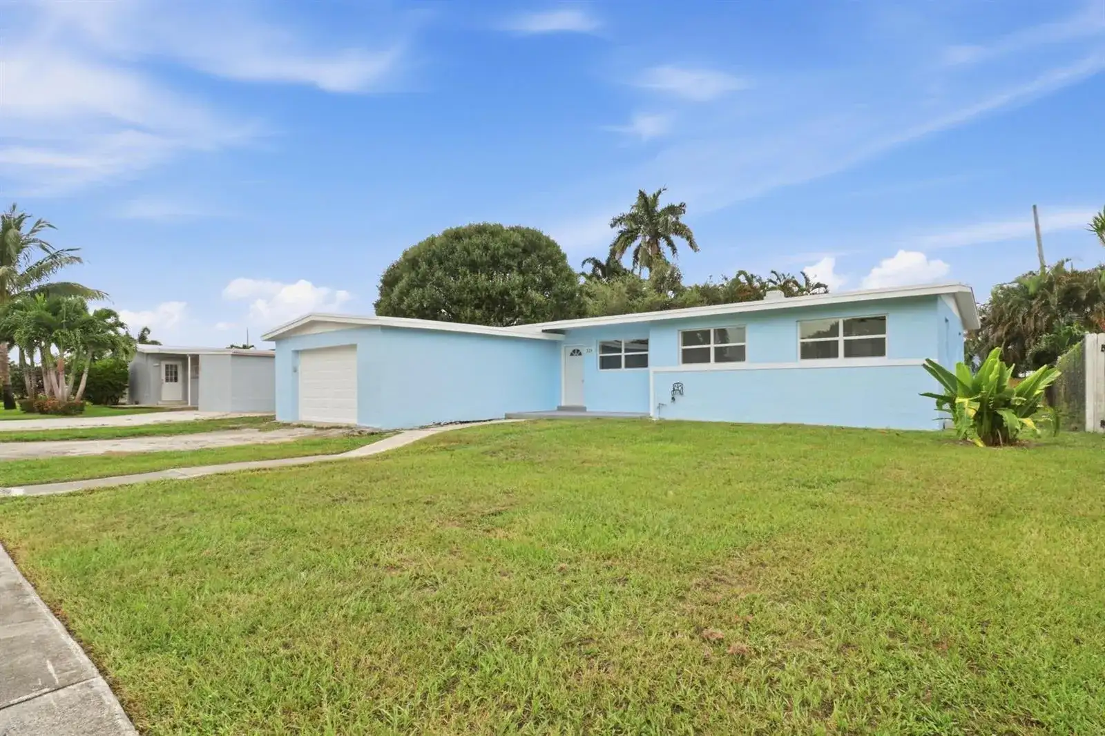 328 PONTE VEDRA Road, Palm Springs FL 33461 photo 2