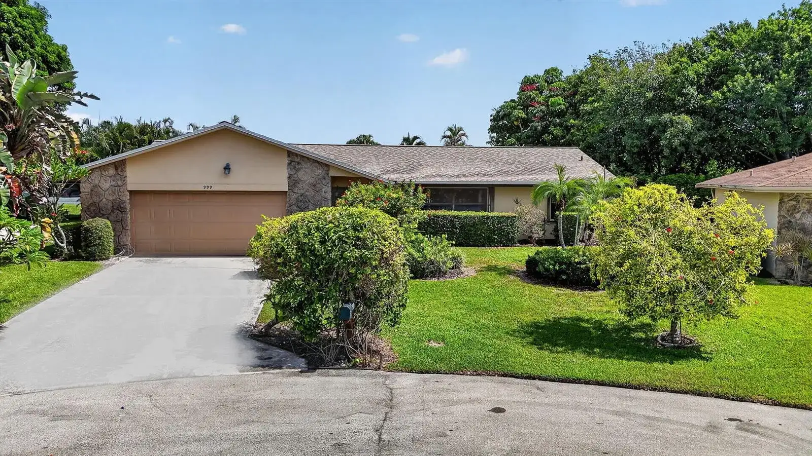 999 NW 23RD Lane, Delray Beach FL 33445 photo 2