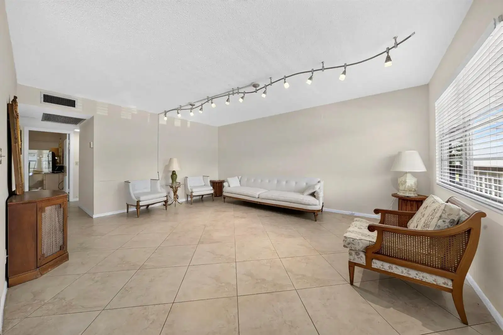 206 Richmond A # 206, Deerfield Beach FL 33442 photo 2