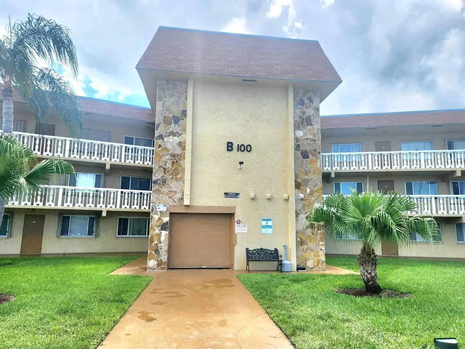 100 Village Green Circle E # B212, Palm Springs FL 33461