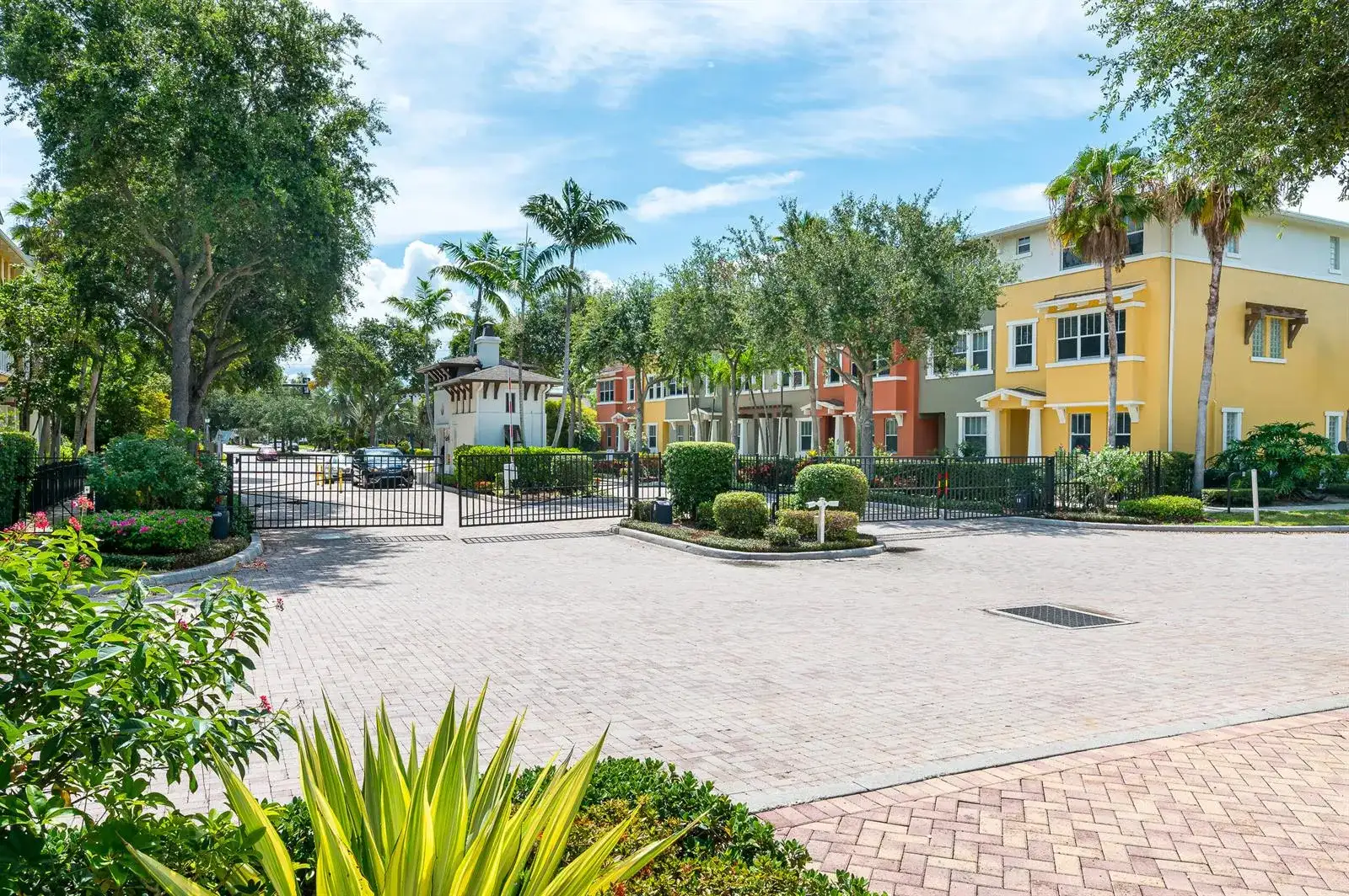 447 Corte Madera Lane # 6, West Palm Beach FL 33401 photo 3