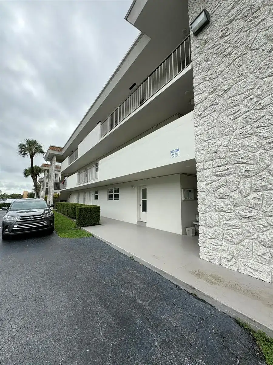 5701 NW 2ND Avenue, Boca Raton FL 33487 photo 4