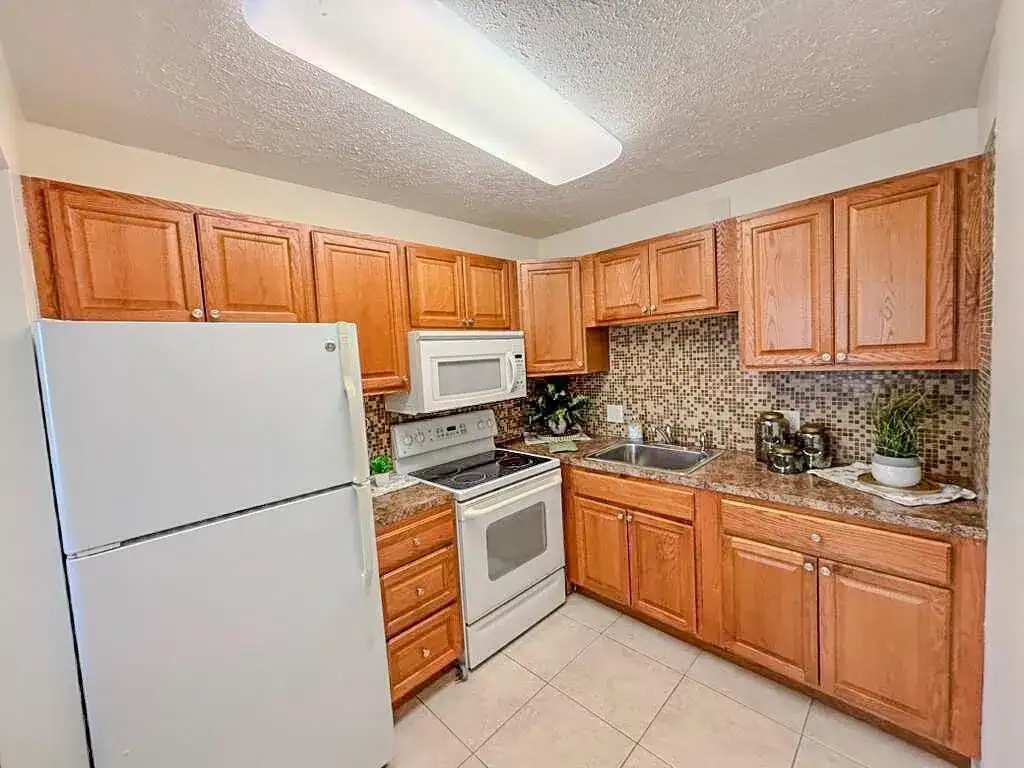 54 Newport Court # c, Deerfield Beach FL 33442 photo 2