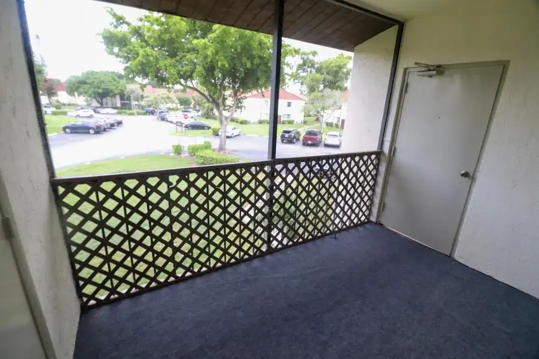 4987 Sable Pine Circle # D2, West Palm Beach FL 33417 photo 4