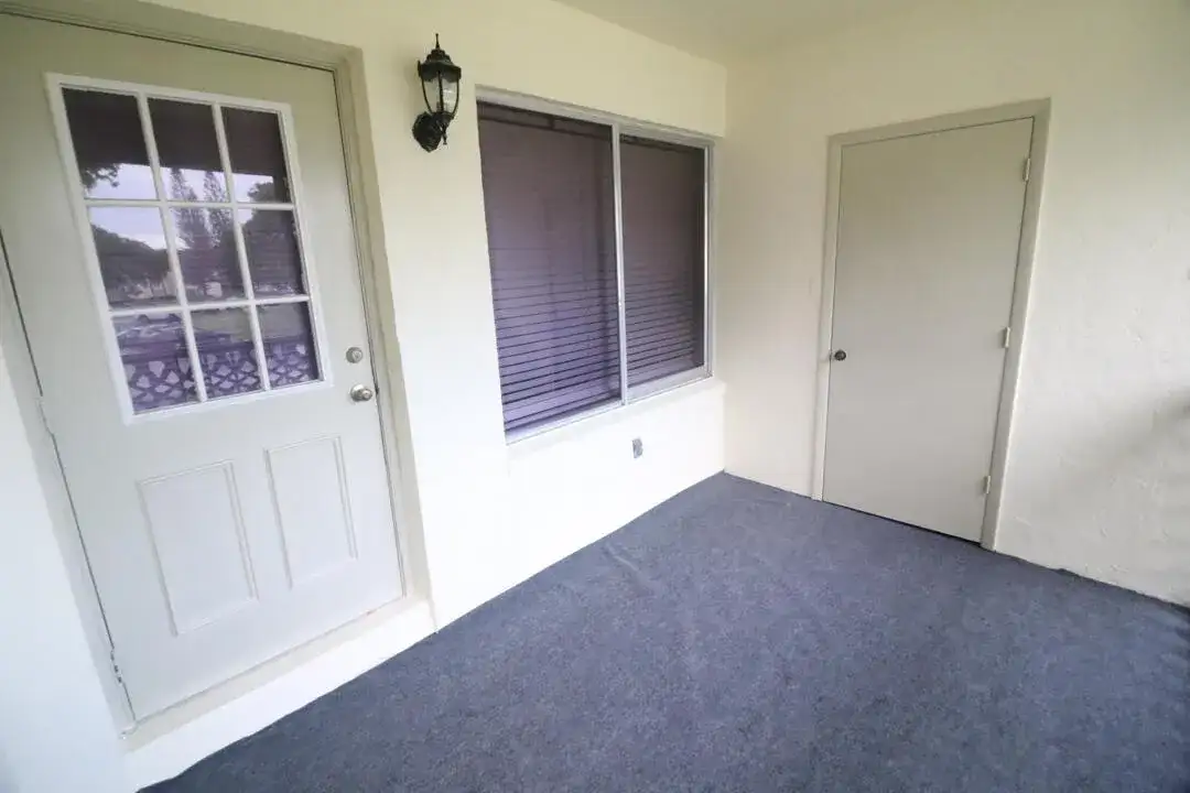 4987 Sable Pine Circle # D2, West Palm Beach FL 33417 photo 5