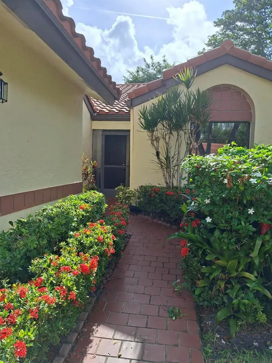10032 Andrea Lane, Boynton Beach FL 33437 photo 2