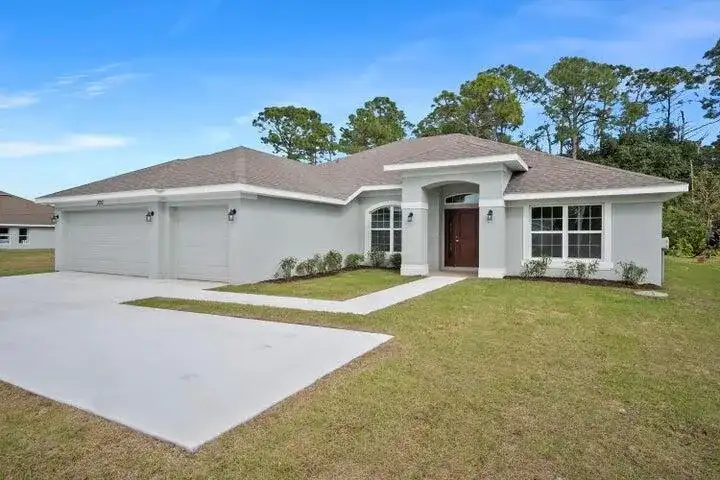 292 SW Ridgecrest Drive, Port St. Lucie FL 34953