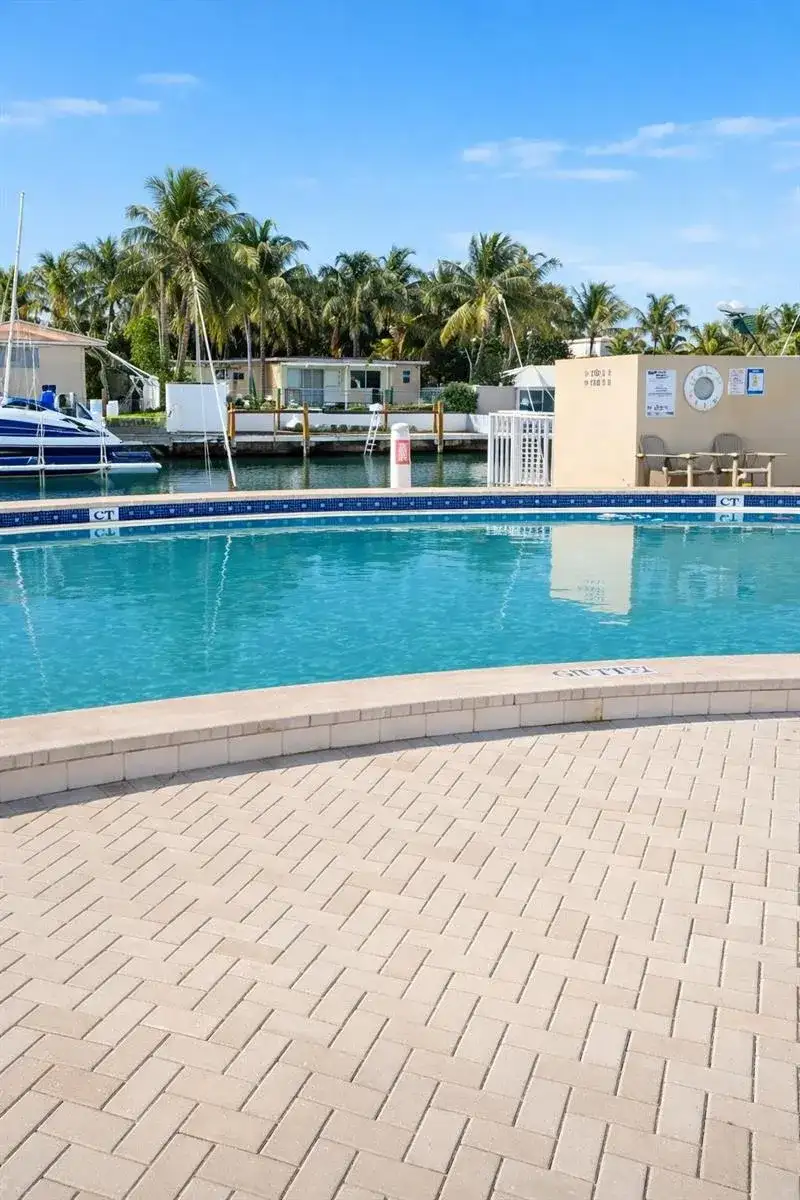 2020 NE 135TH Street # 502, North Miami FL 33181 photo 2