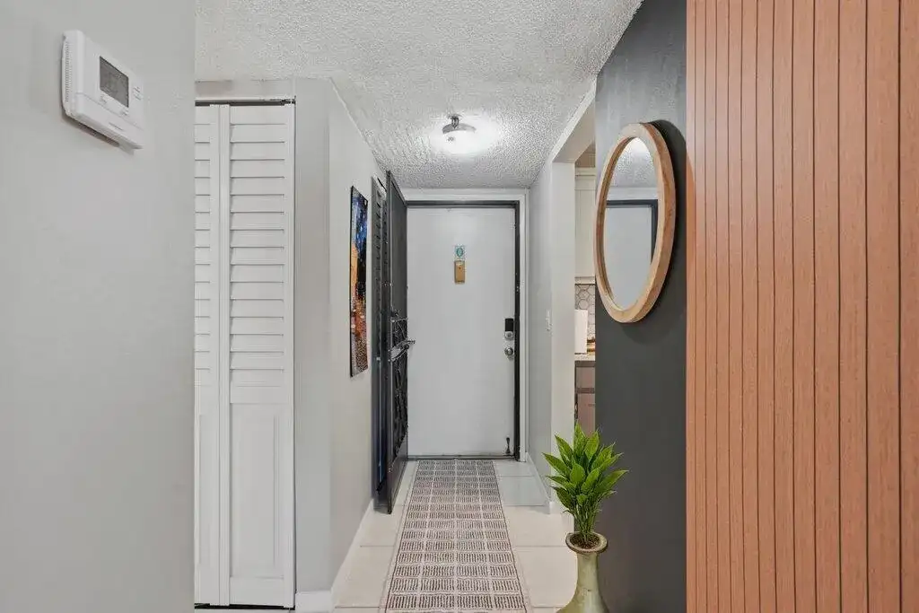 4640 Lucerne Lakes Boulevard W # 404, Lake Worth FL 33467 photo 2