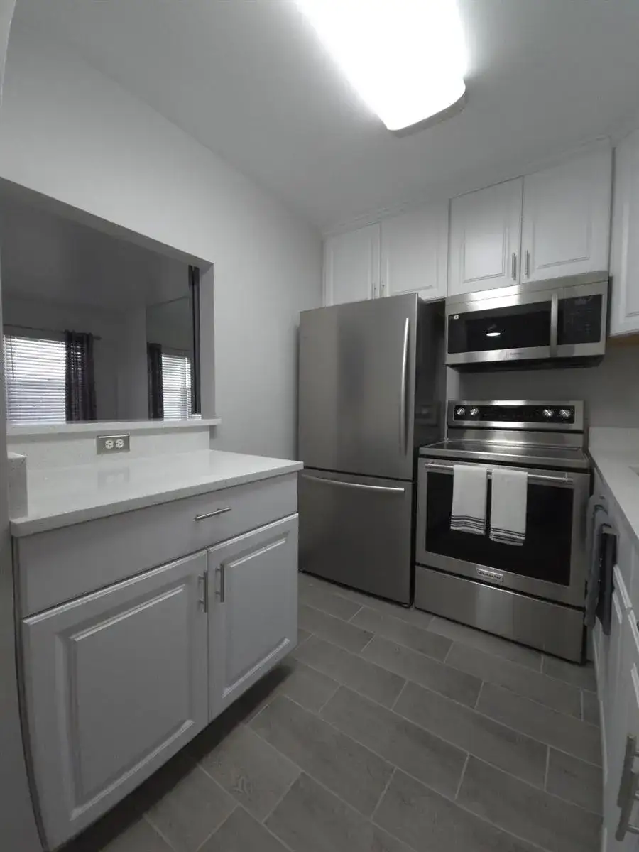 208 KENT M, West Palm Beach FL 33417 photo 3