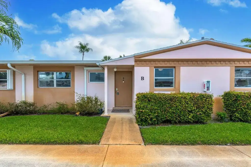 2523 DUDLEY Drive W # B, West Palm Beach FL 33415 photo 2