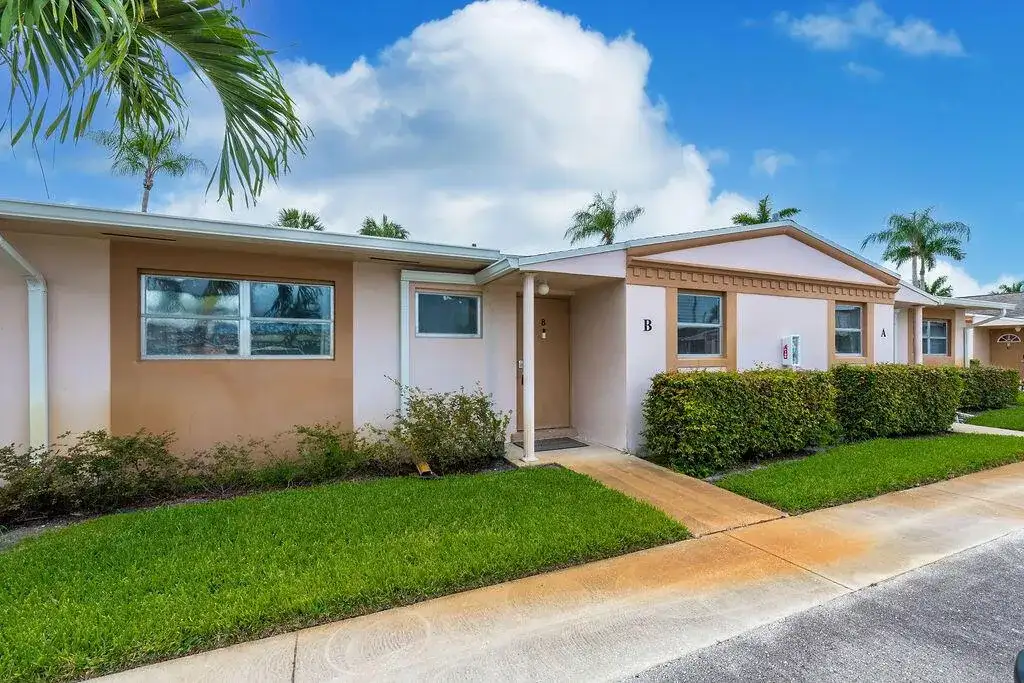 2523 DUDLEY Drive W # B, West Palm Beach FL 33415 photo 3