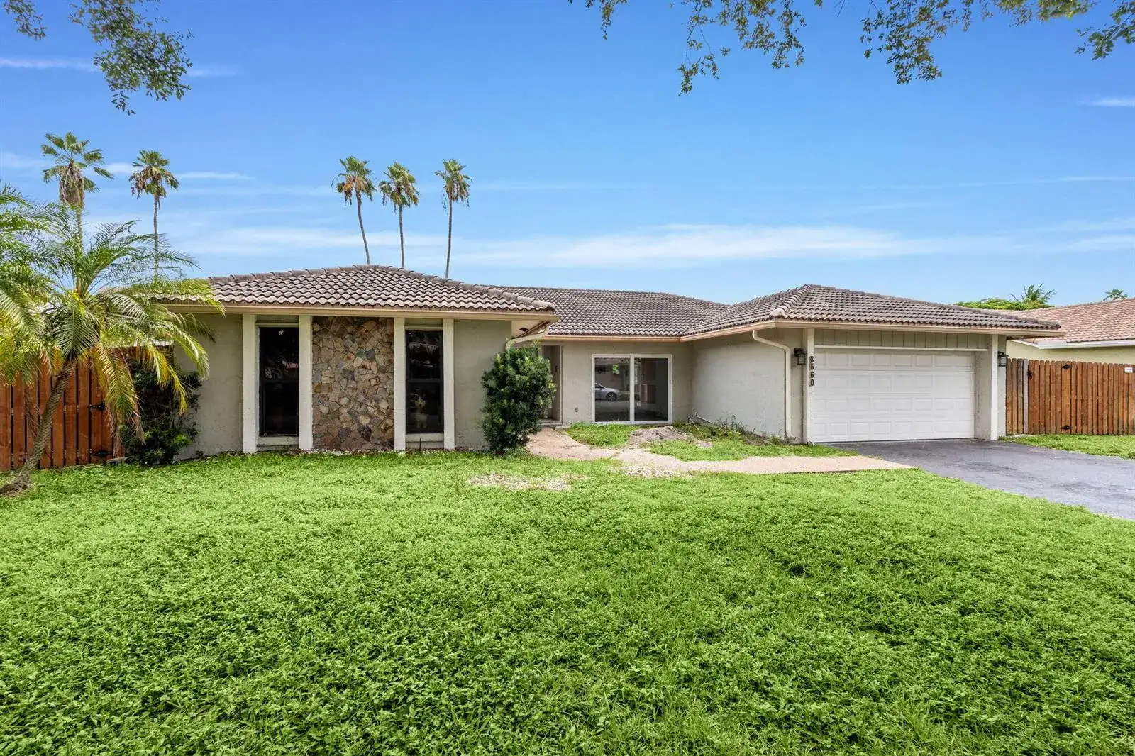 8560 NW 2nd Street, Coral Springs FL 33071 photo 2