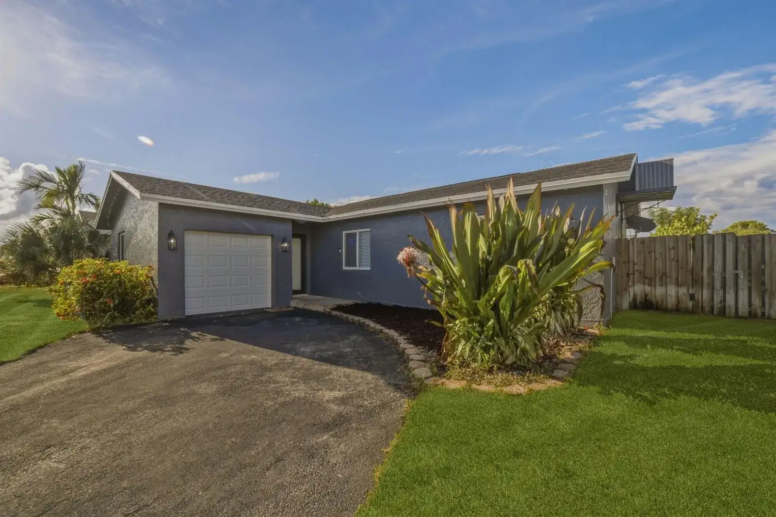 11130 NW 26TH Place, Sunrise FL 33322 photo 2