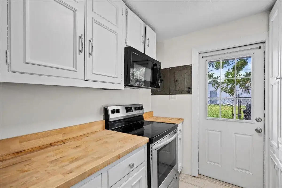 1226 Easter Avenue, Fort Pierce FL 34950 photo 3