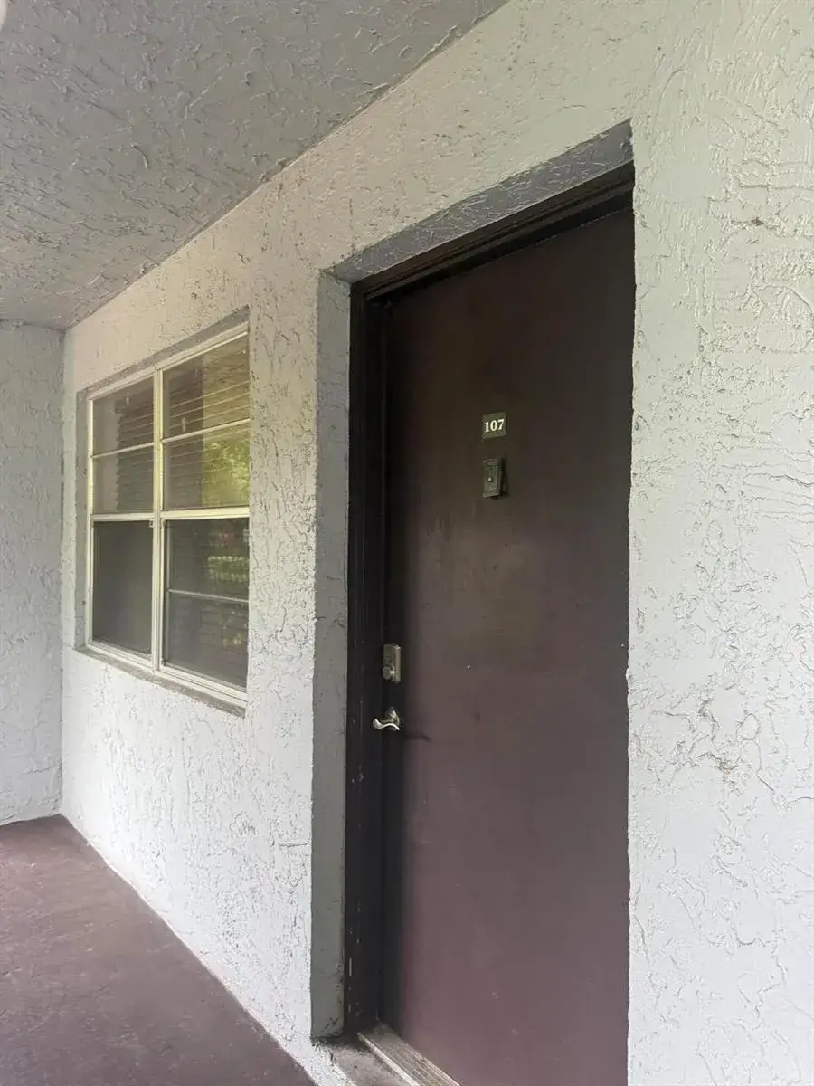 8450 LAGOS DE CAMPO Boulevard # 107, Tamarac FL 33321