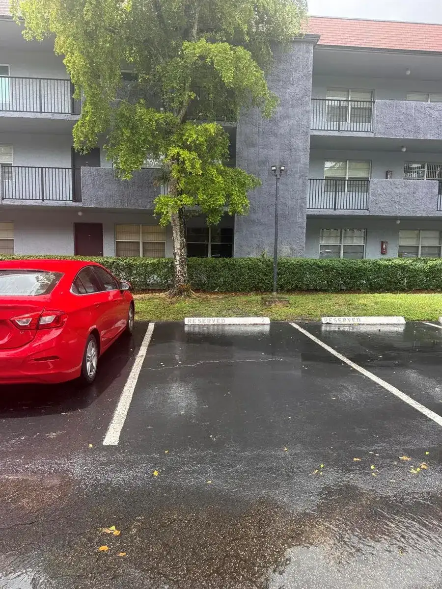 8450 LAGOS DE CAMPO Boulevard # 107, Tamarac FL 33321 photo 3