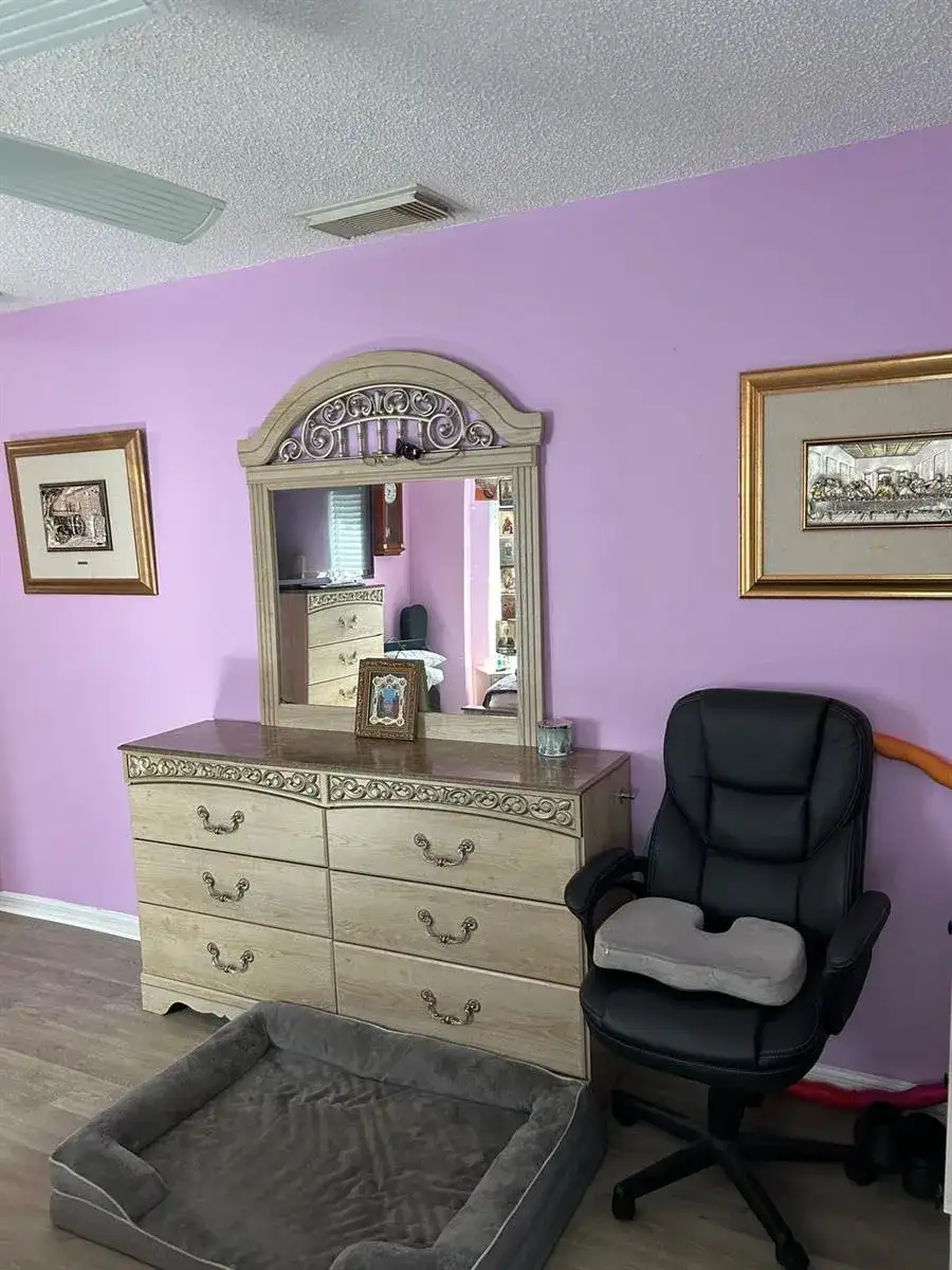 102 SW GLENWOOD Drive, Port St. Lucie FL 34984 photo 2