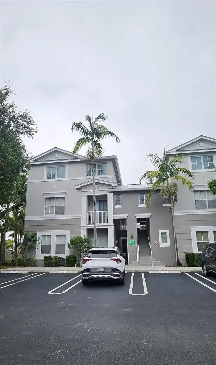 1110 E Shoma Drive E # 423, Royal Palm Beach FL 33414 photo 3