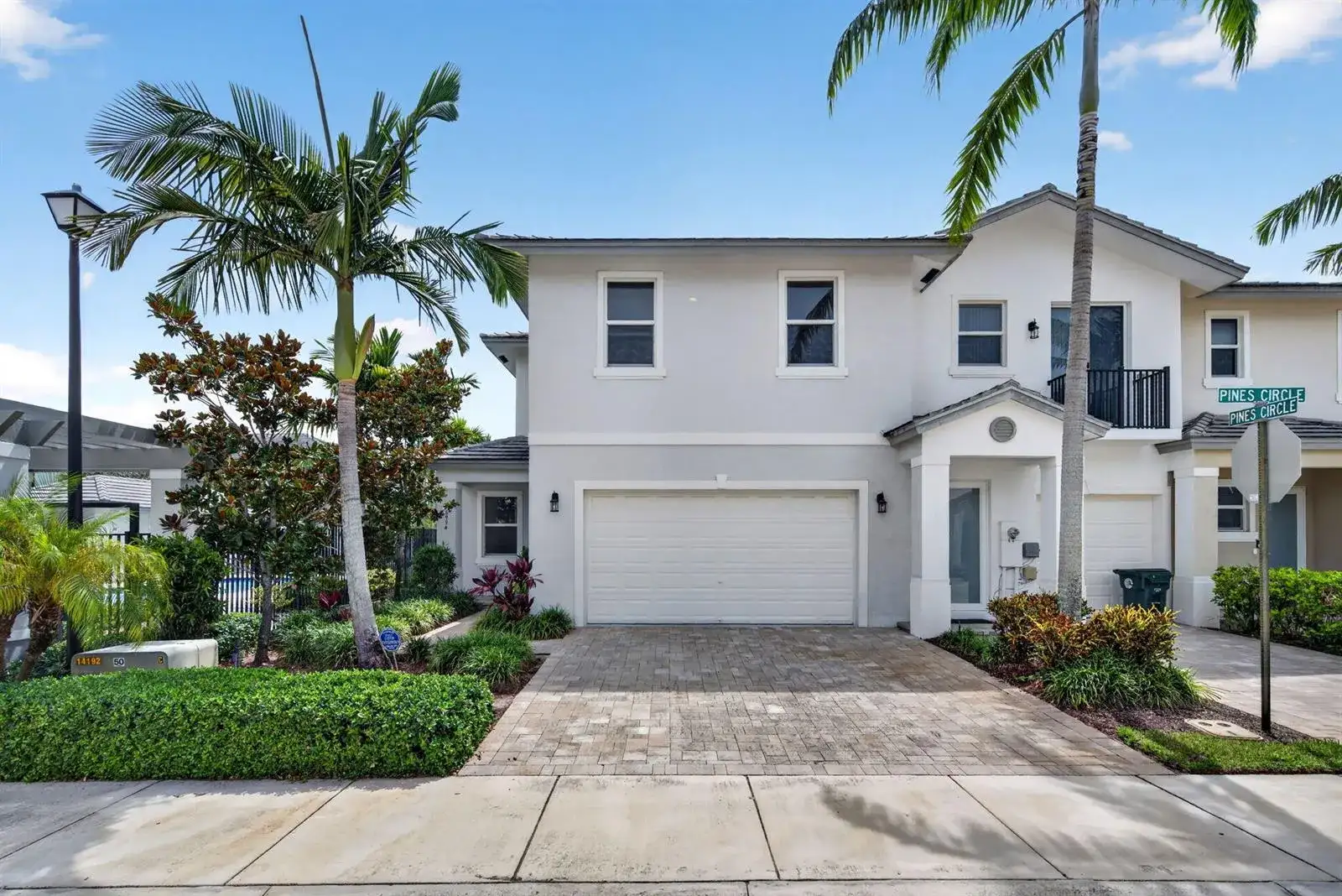 6994 Pines Circle, Coconut Creek FL 33073 photo 2