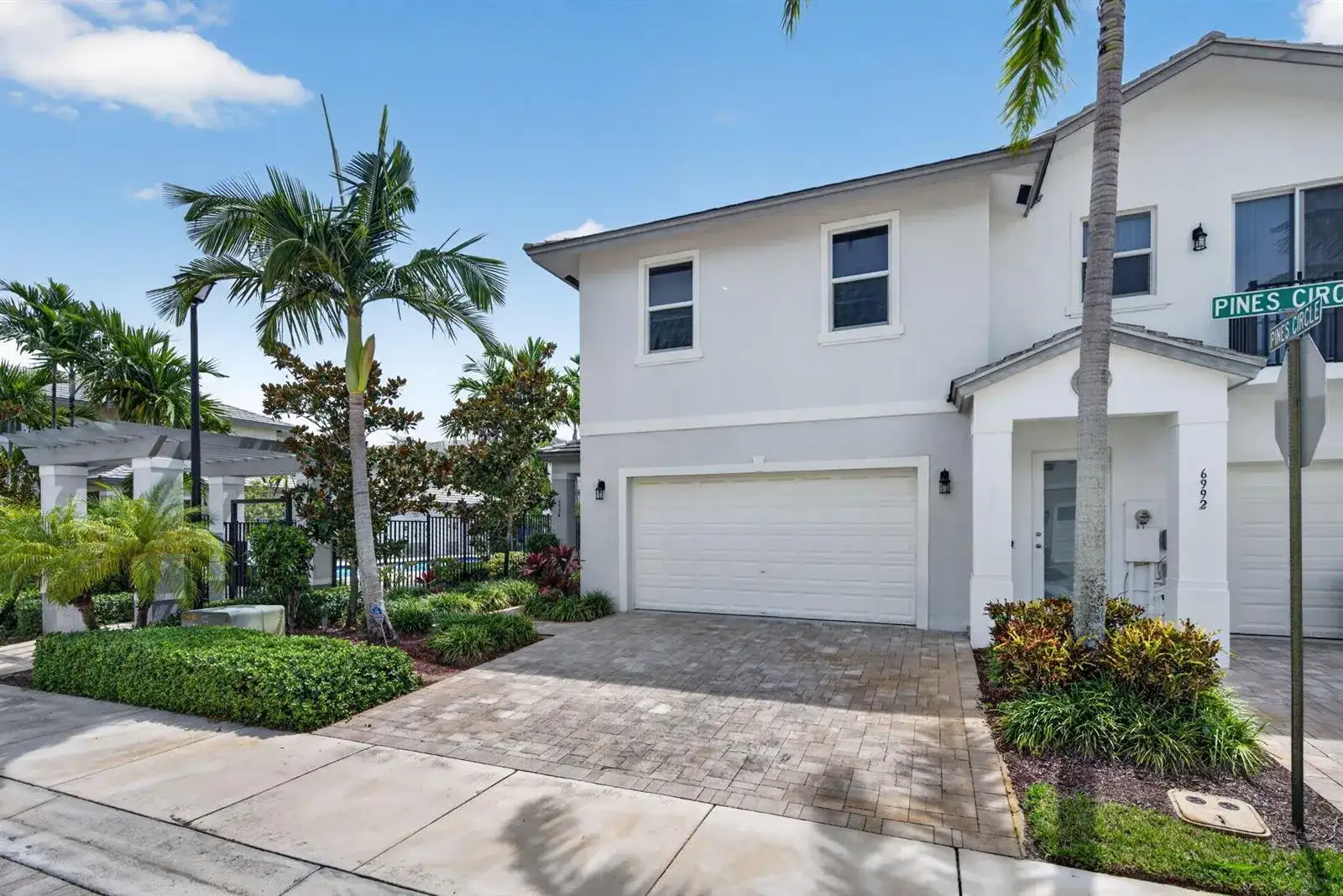6994 Pines Circle, Coconut Creek FL 33073 photo 3