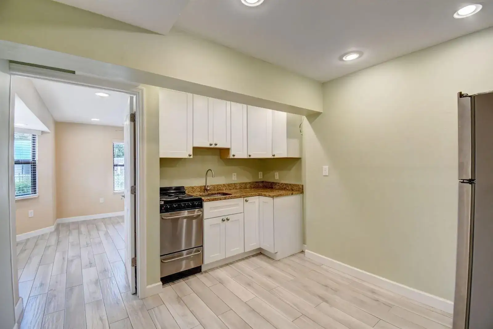 1316 DATE PALM Drive Rear, Lantana FL 33462 photo 3
