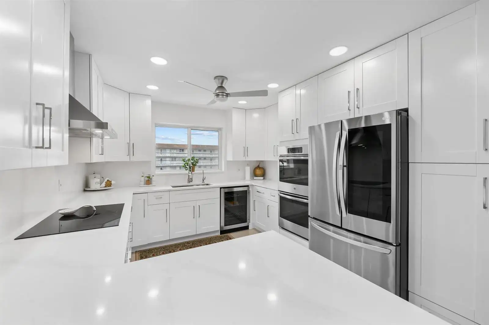 1040 CRYSTAL LAKE Drive # 4, Deerfield Beach FL 33064 photo 3