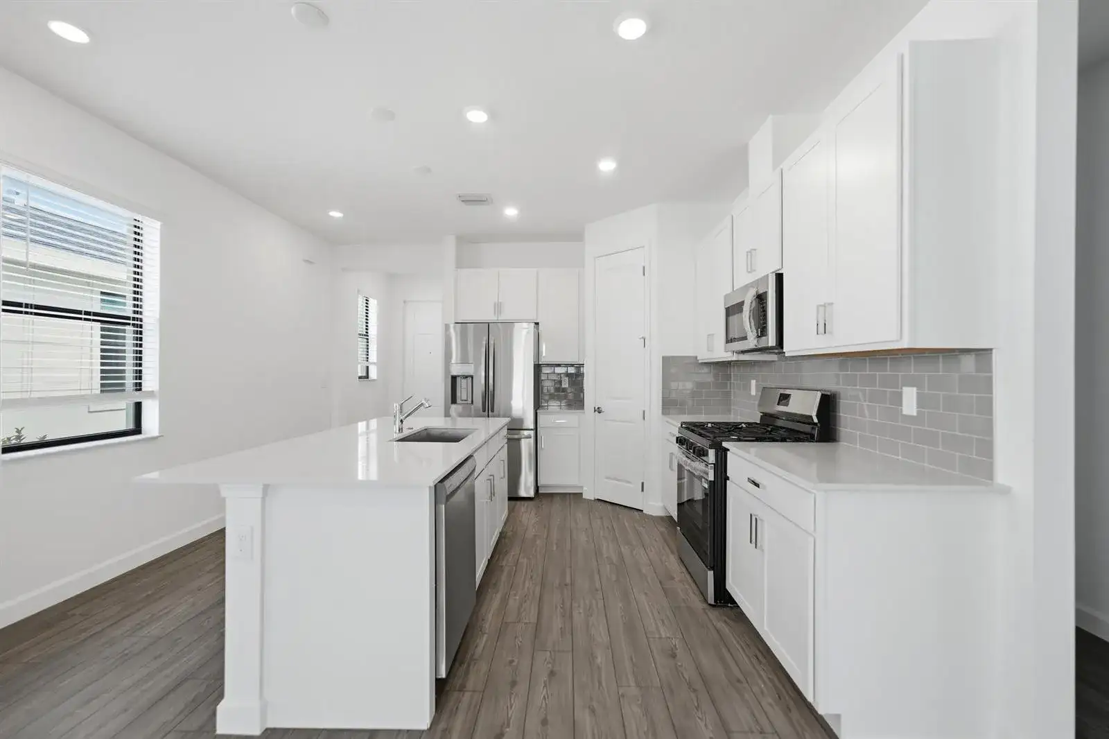 11018 NW GLYNLEA Boulevard N, Port St. Lucie FL 34987 photo 5