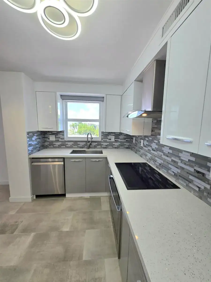 137 GOLDEN ISLES Drive # 414, Hallandale Beach FL 33009 photo 3