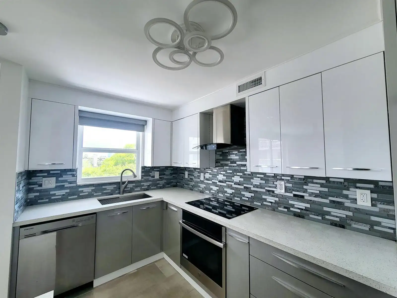 137 GOLDEN ISLES Drive # 414, Hallandale Beach FL 33009 photo 4