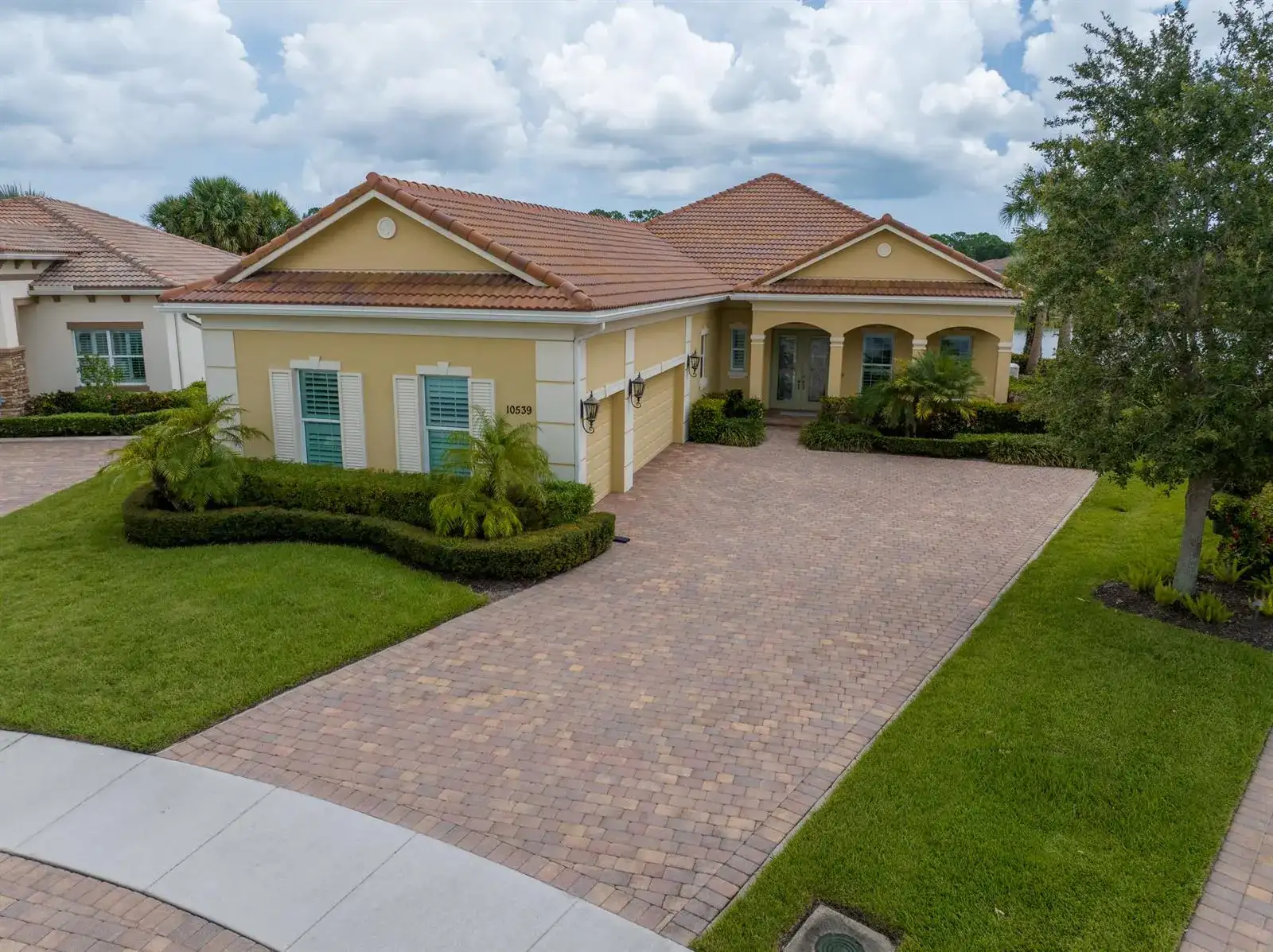 10539 SW CAPRAIA Way, Port St. Lucie FL 34986 photo 2
