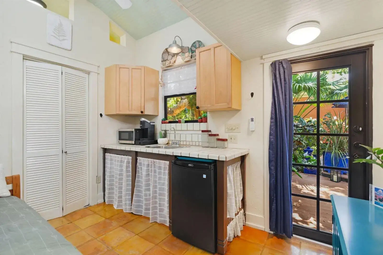 728 PALM Street, West Palm Beach FL 33401 photo 5