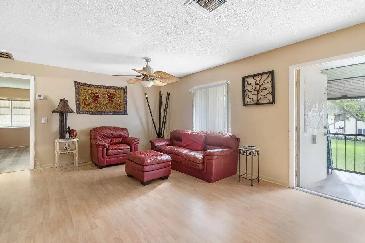 3587 LA PLAYAS # 2, FL 33463 photo 5