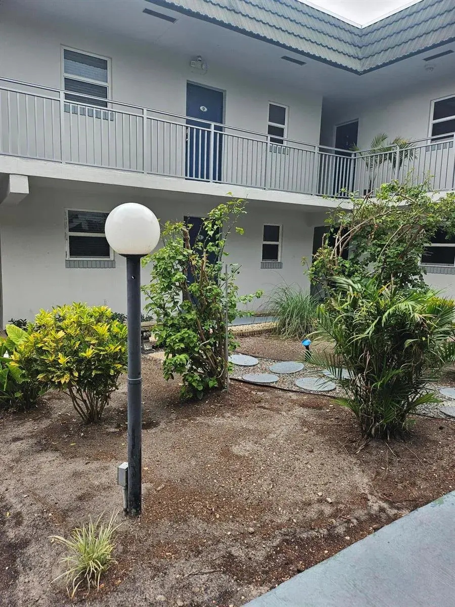 1001 SE 16TH Street # 9, Fort Lauderdale FL 33316