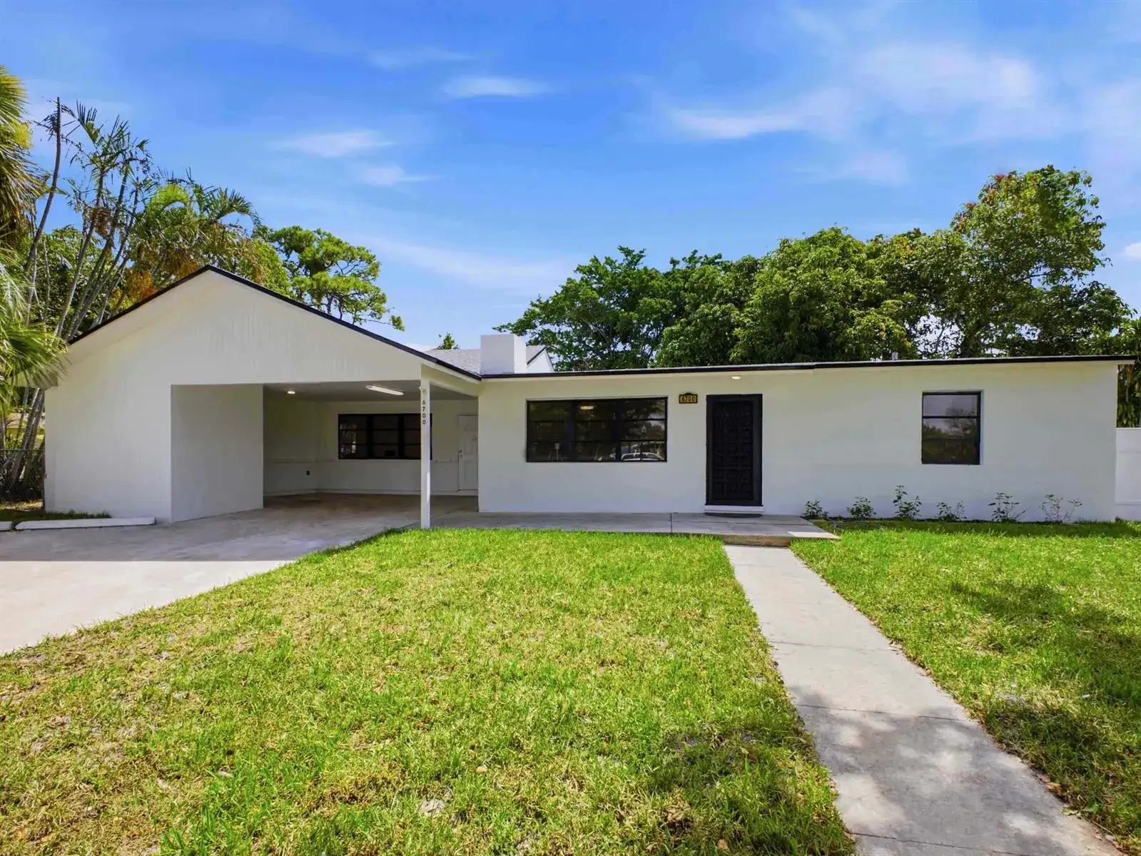 6700 Forest Court, West Palm Beach FL 33405 photo 2